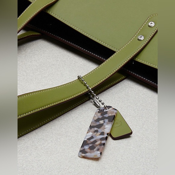 Authentic Large Re-Laceable Tote In Coachtopia Leather - Picture 8 of 14